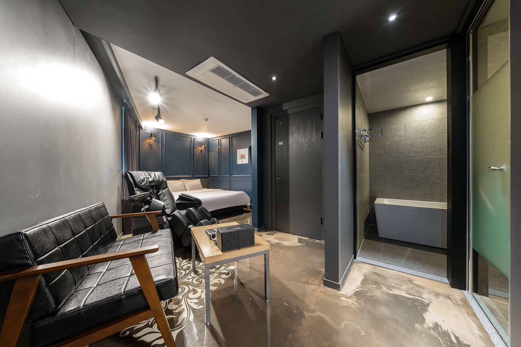 room detail thumbnail 0