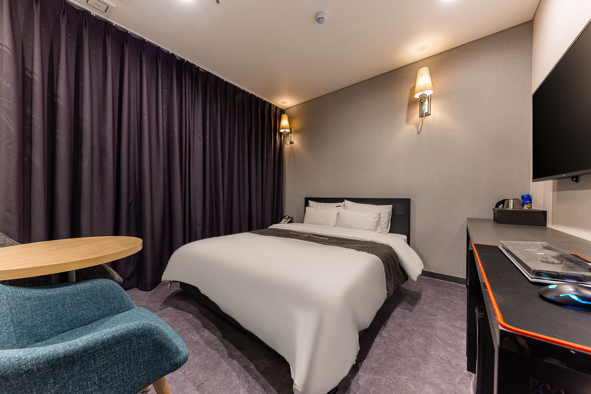 room detail thumbnail 1