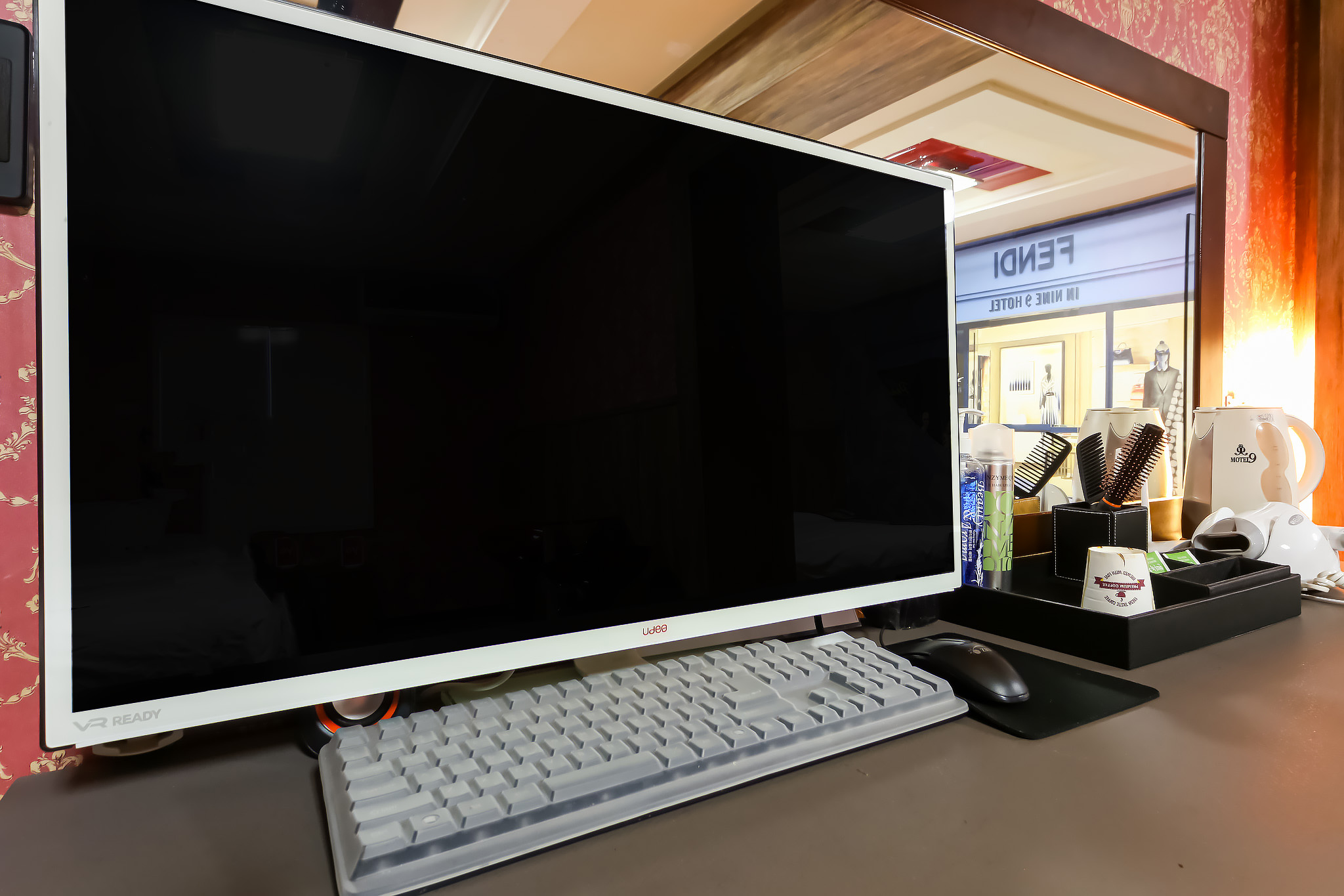 room detail thumbnail 2