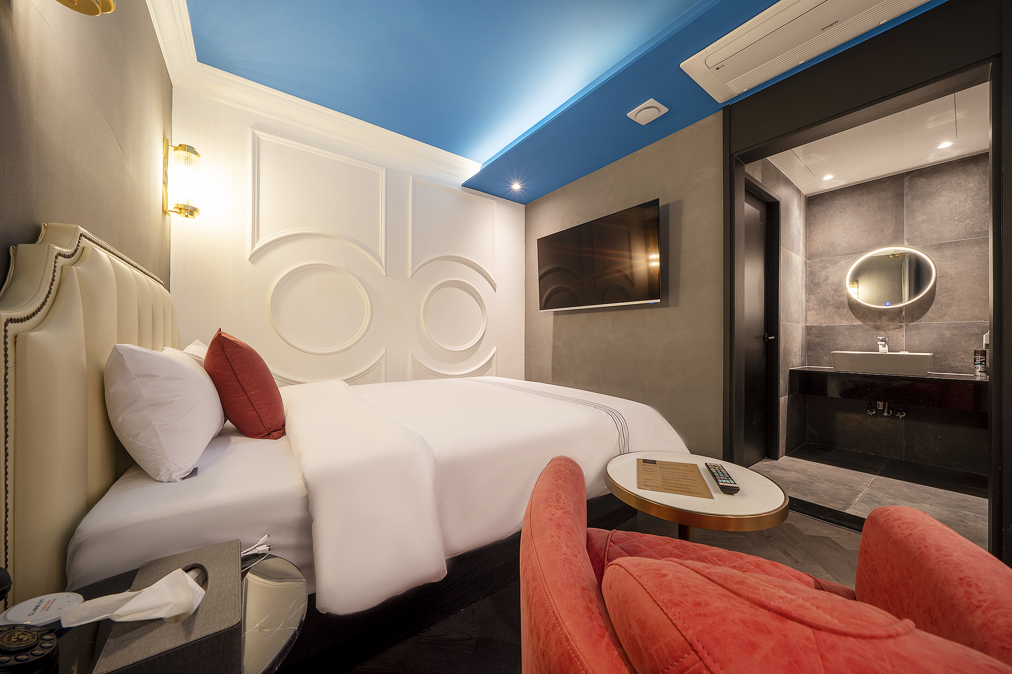 room detail thumbnail 1