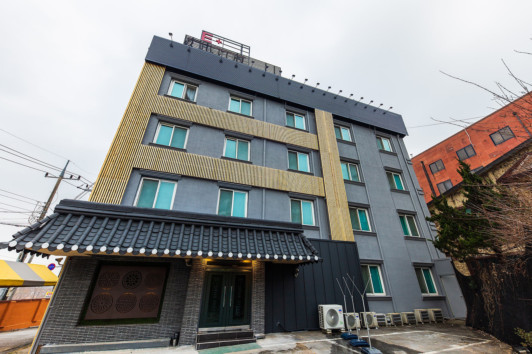 아산 E-PLUS 외관