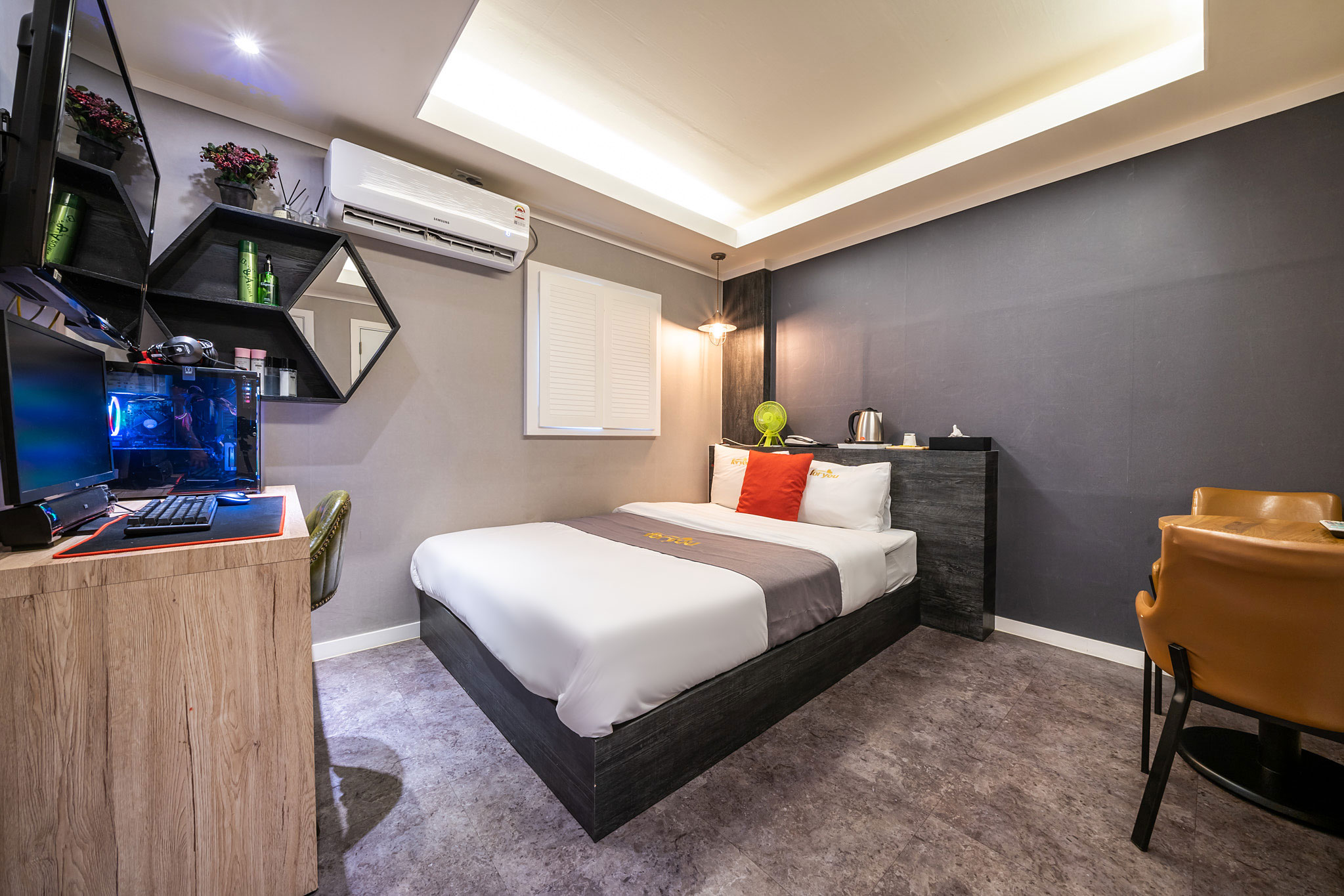 room detail thumbnail 0