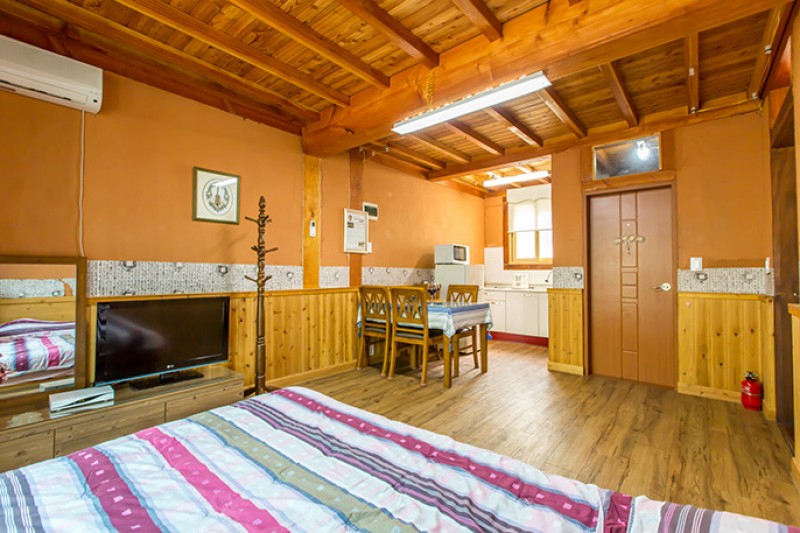 https://yaimg.yanolja.com/v5/2020/01/17/16/5e216260dd1342.33948357.jpg