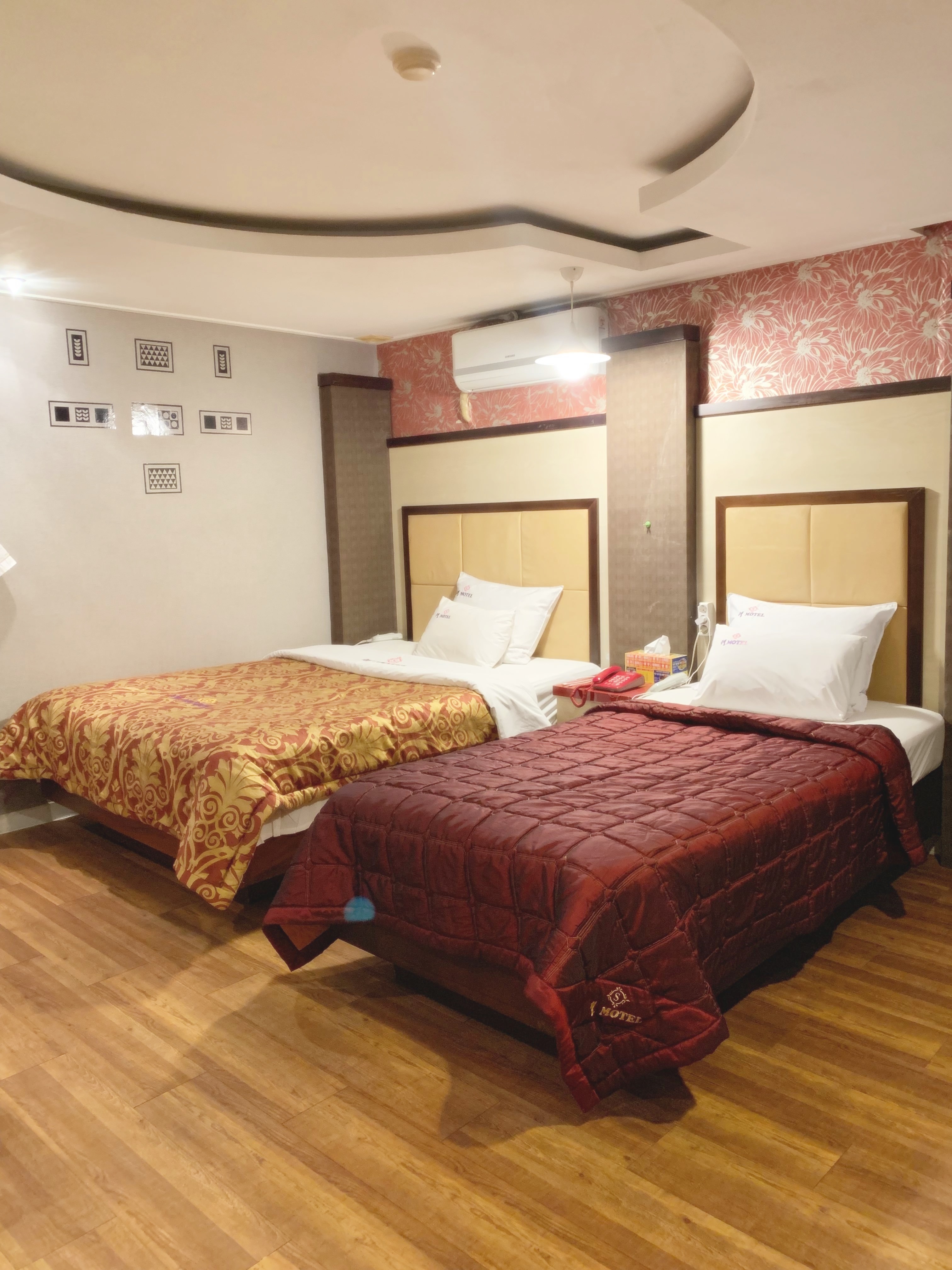 room detail thumbnail 1