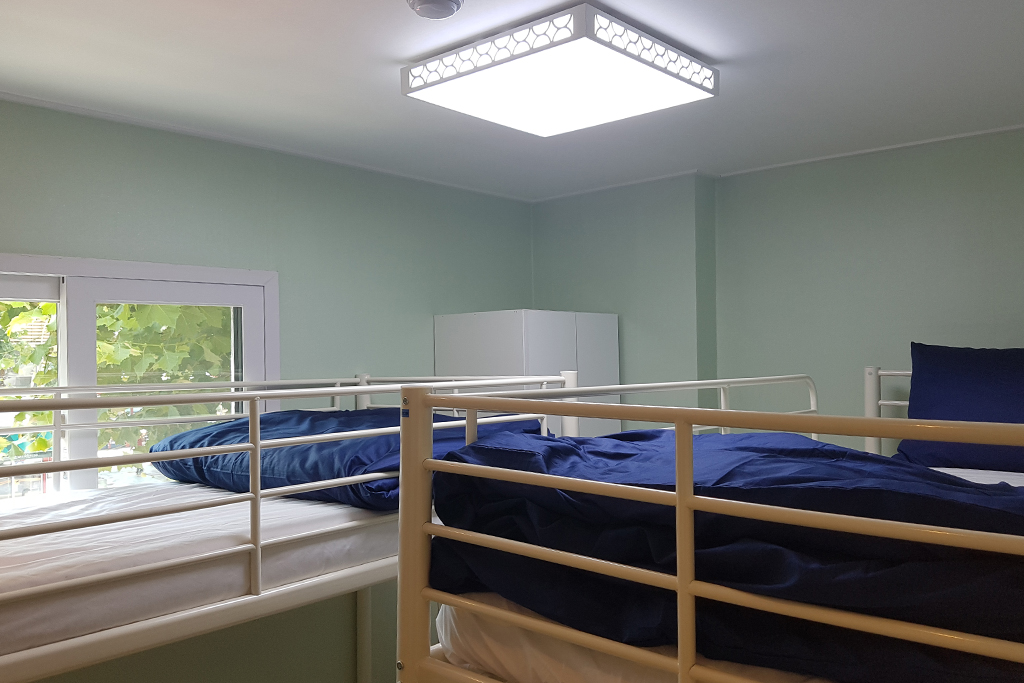 room detail thumbnail 1