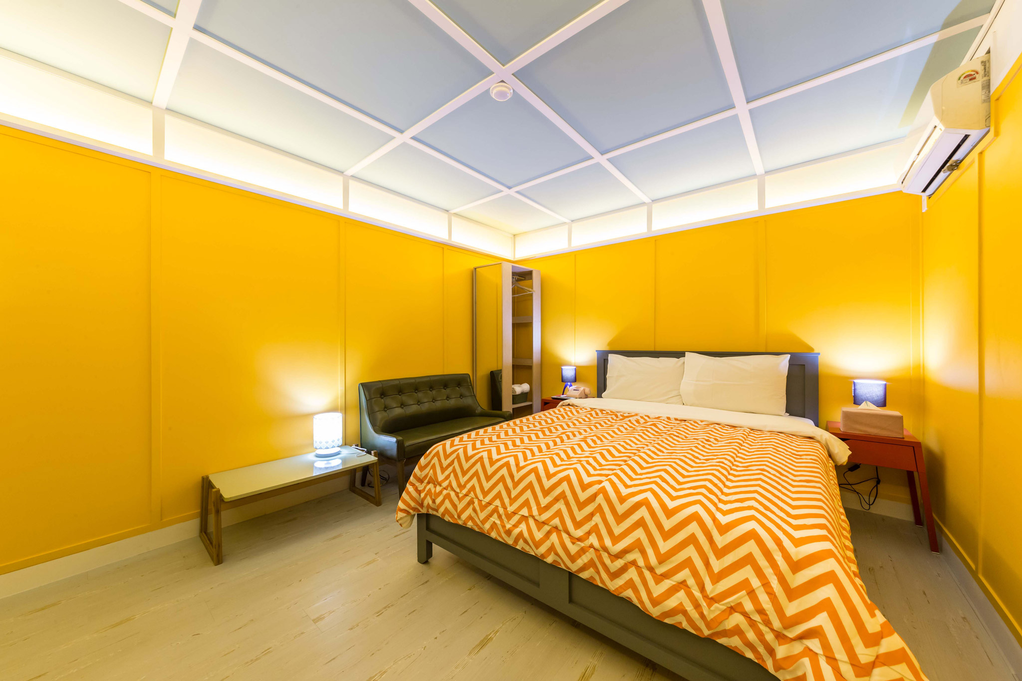 room detail thumbnail 1
