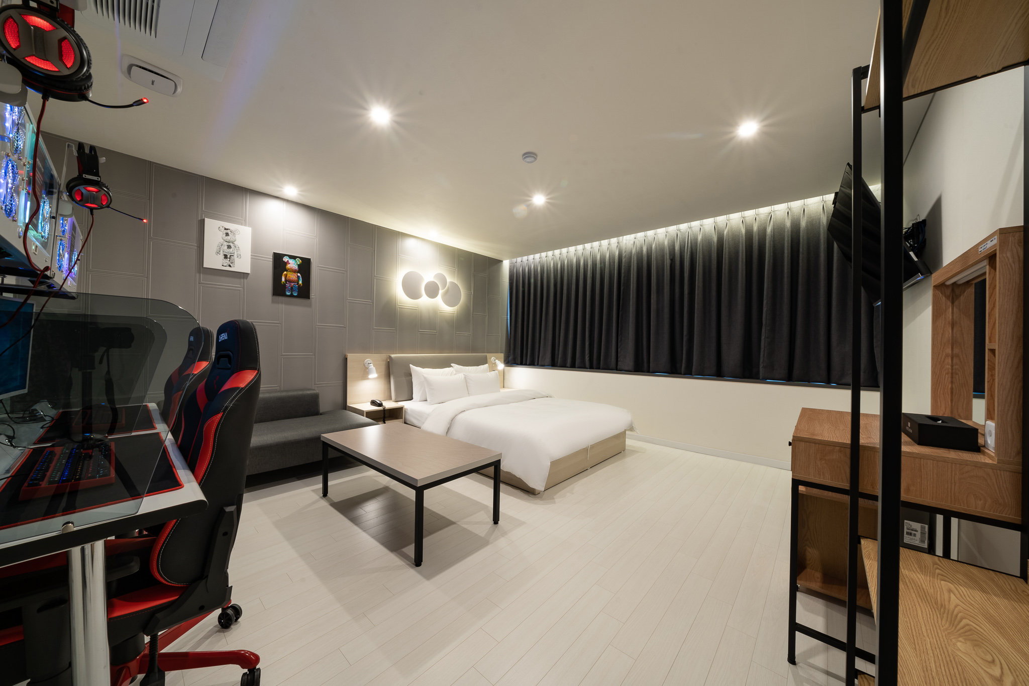 room detail thumbnail 1