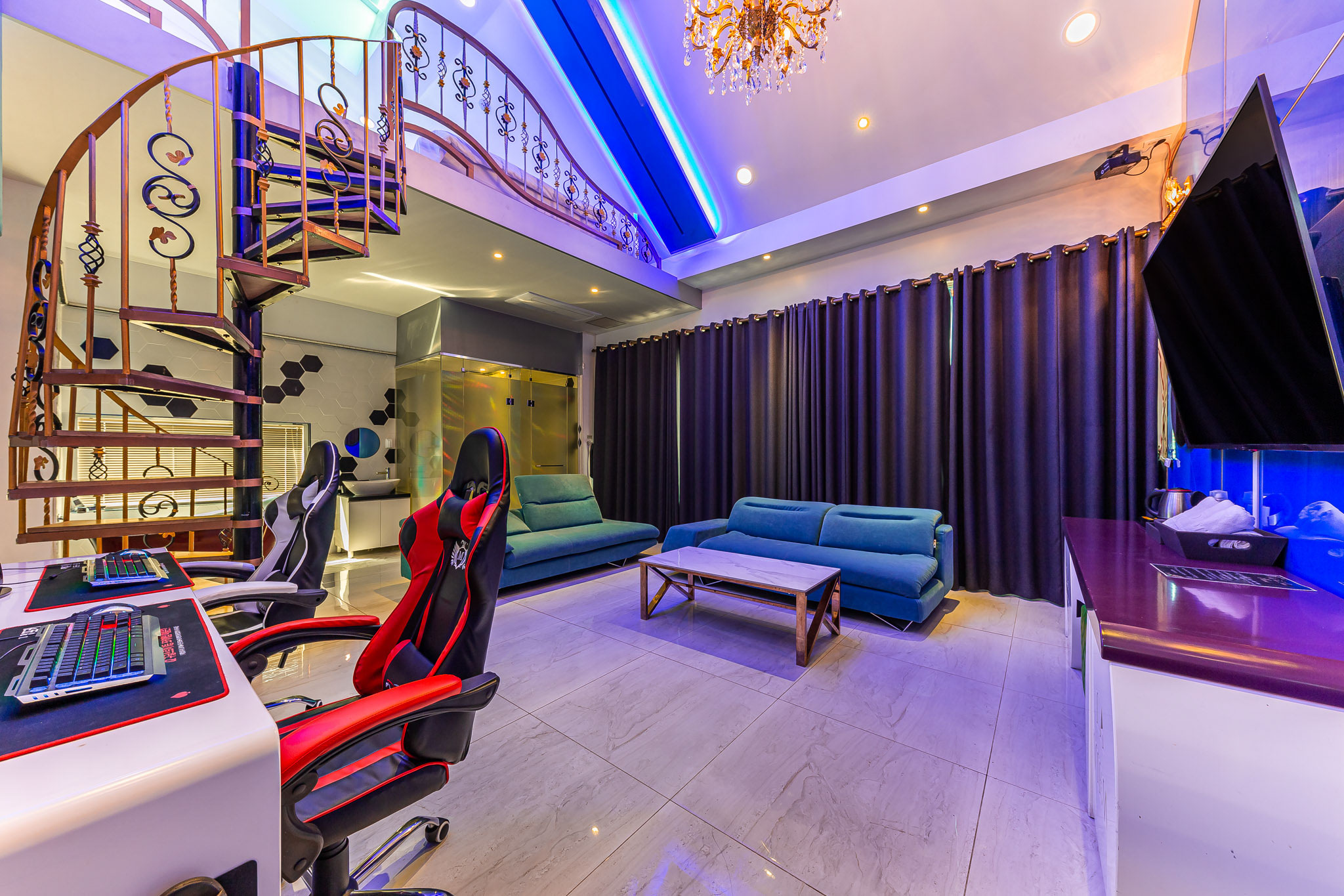 room detail thumbnail 1