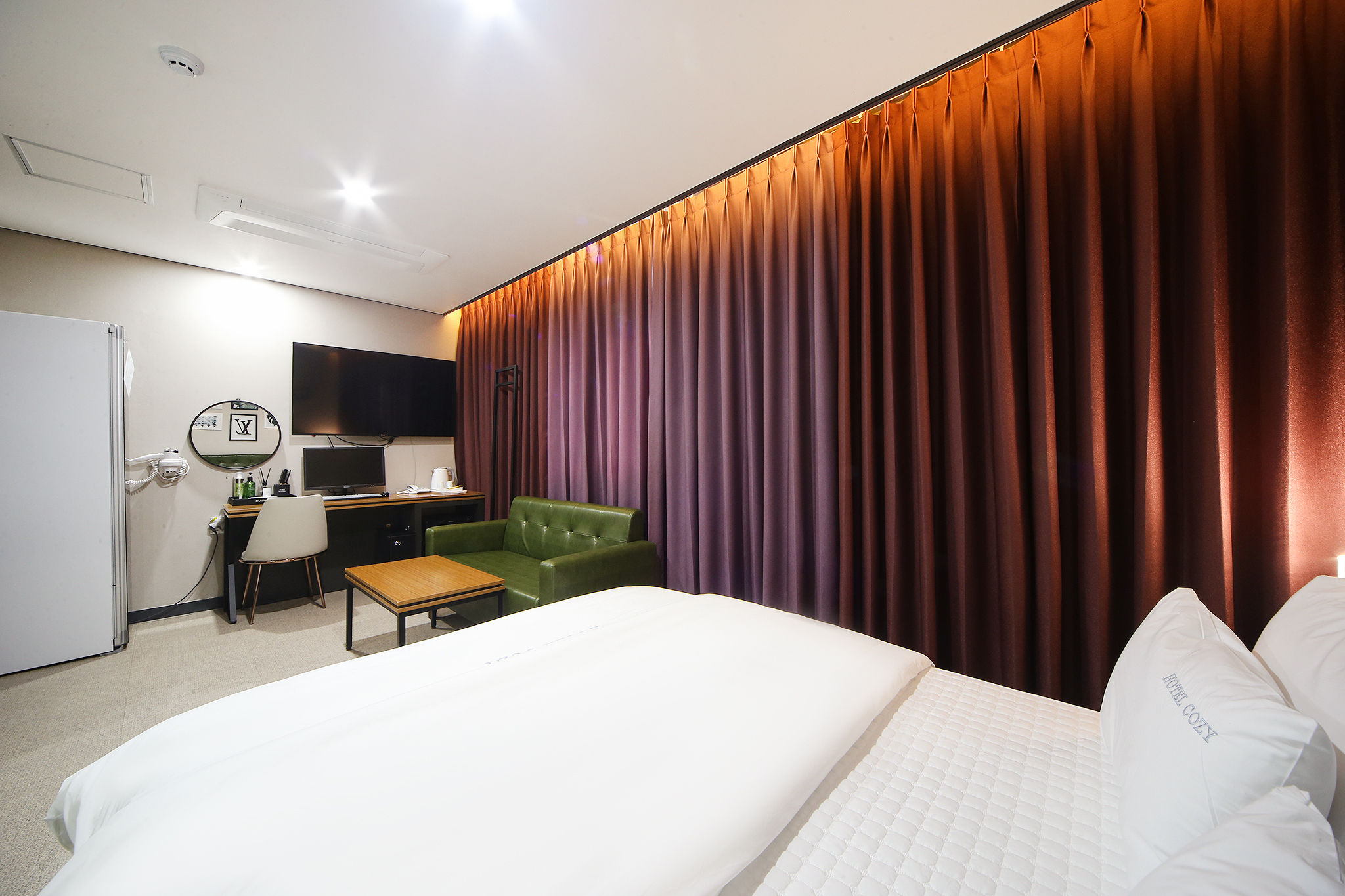 room detail thumbnail 1