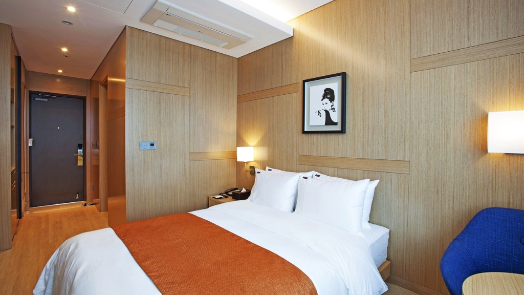  새해맞이 특가  스탠다드 더블(시티뷰)