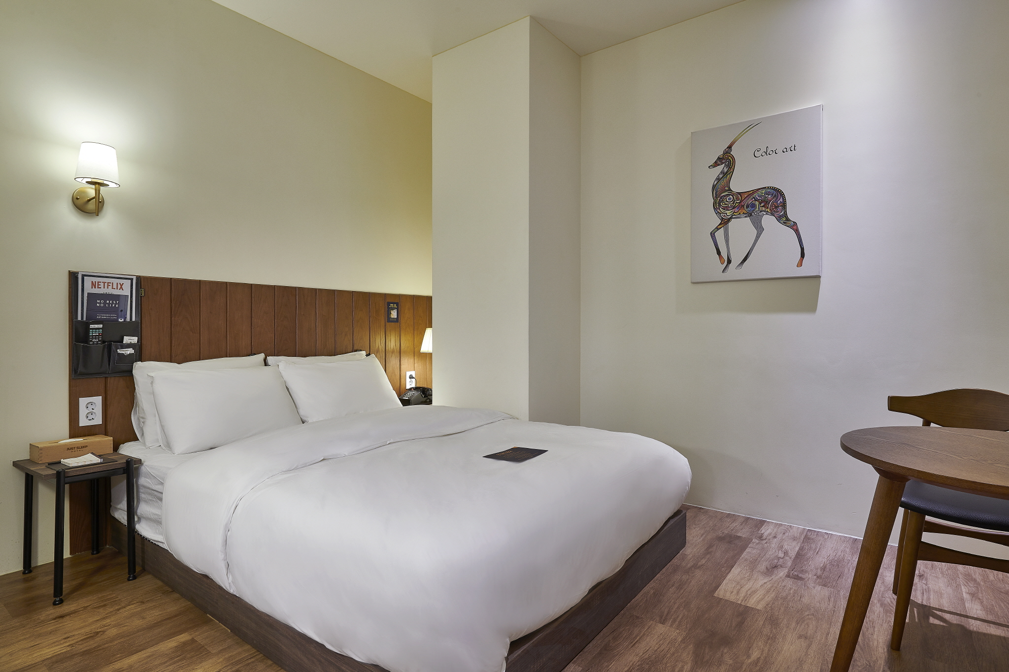 room detail thumbnail 0