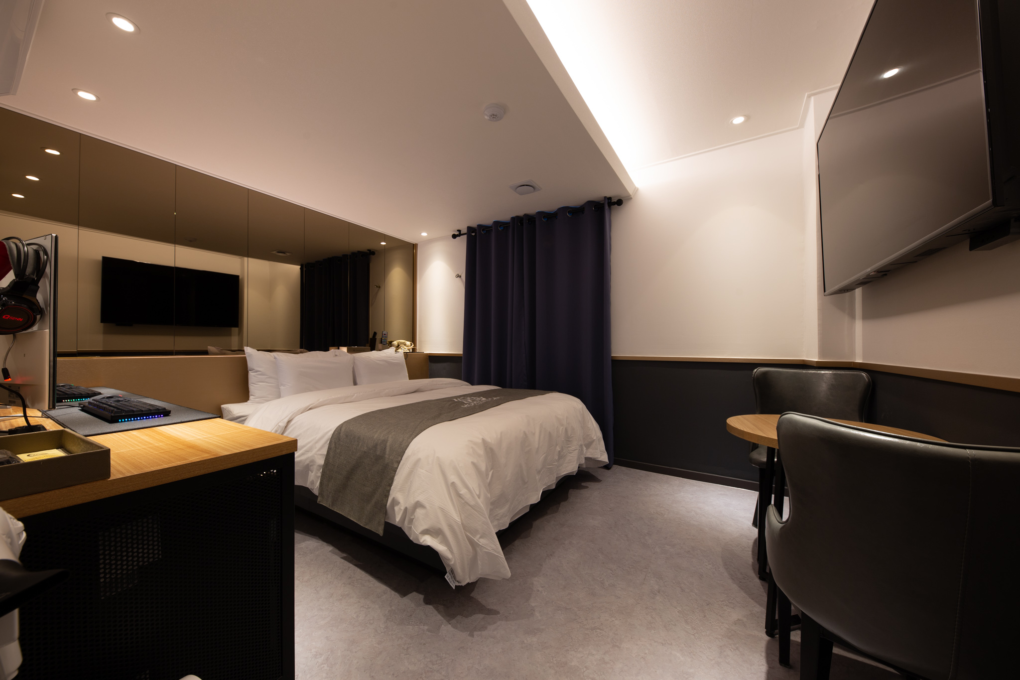 room detail thumbnail 0
