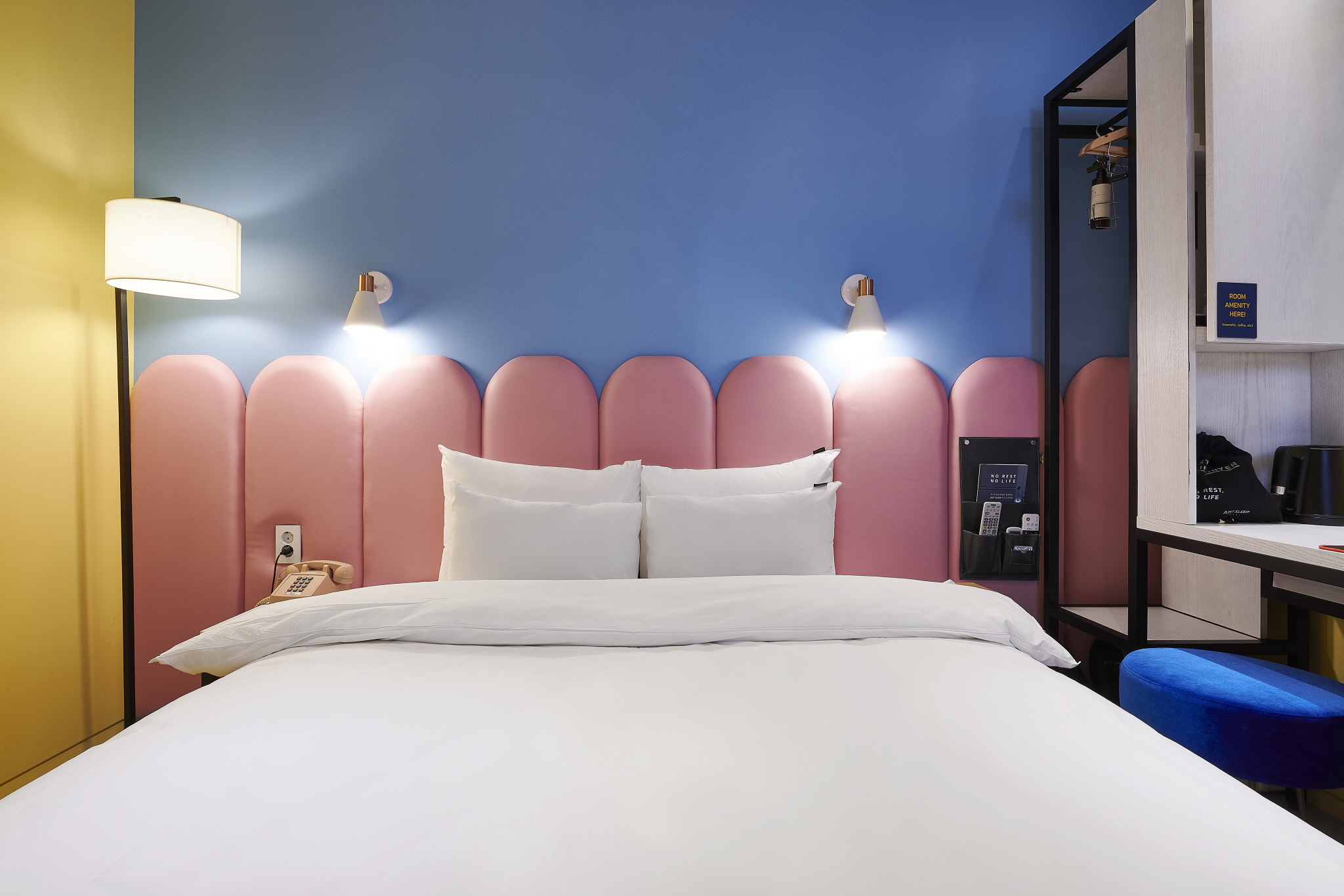 room detail thumbnail 1