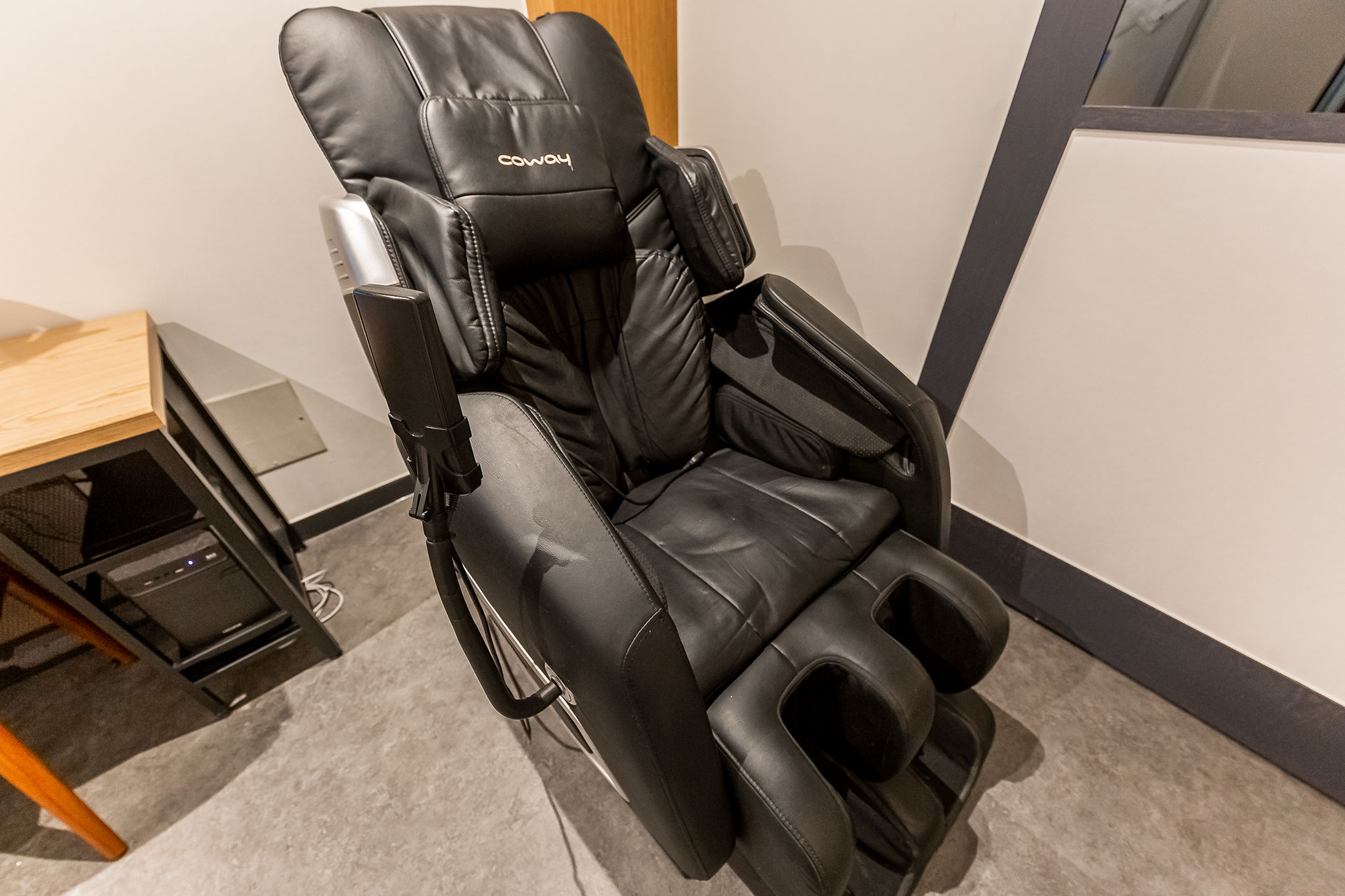 room detail thumbnail 2