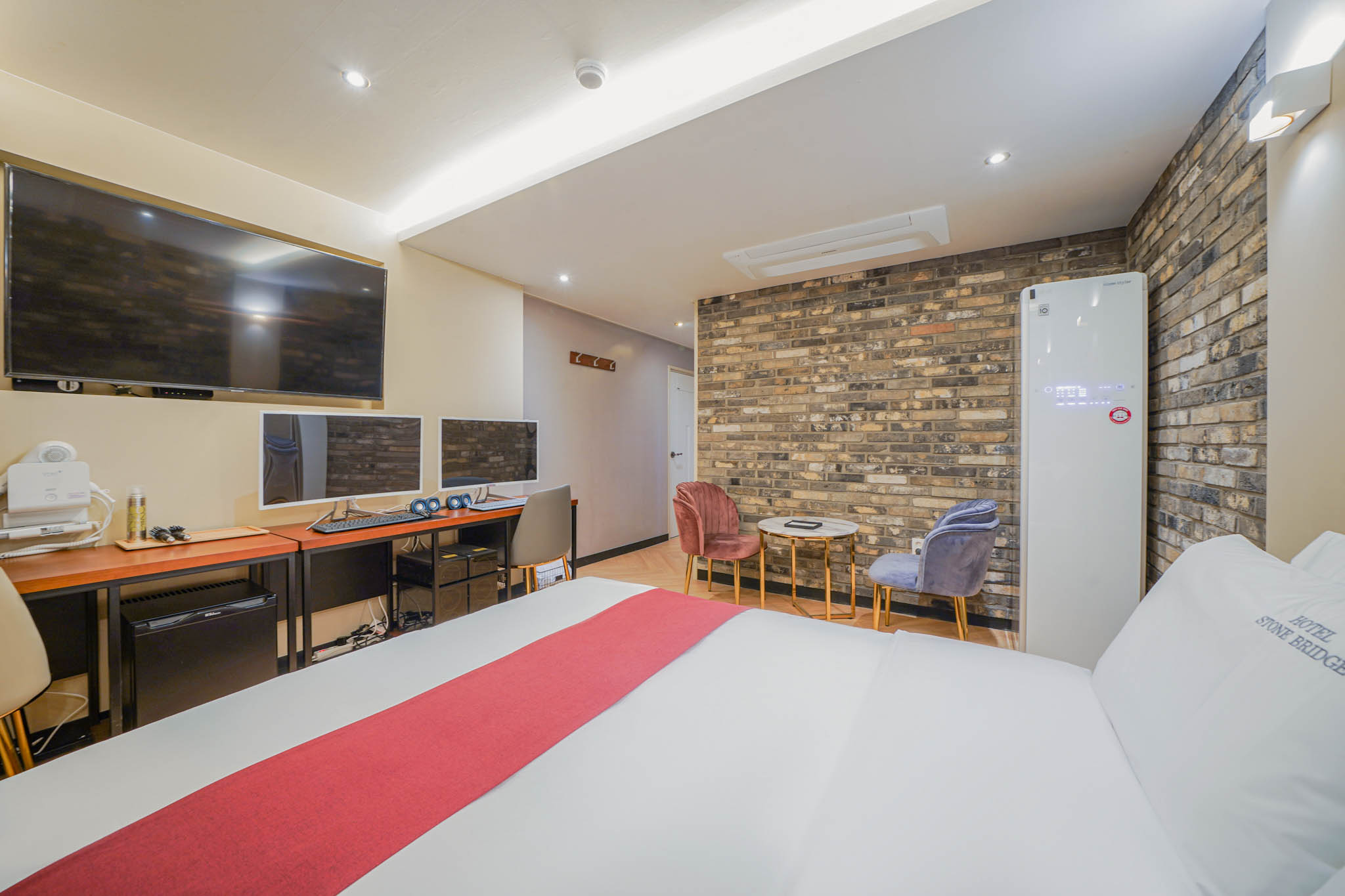 스위트(조식무료(숙박이용 시), 스타일러, 게이밍2PC, 넷플릭스무료, 스파욕조)