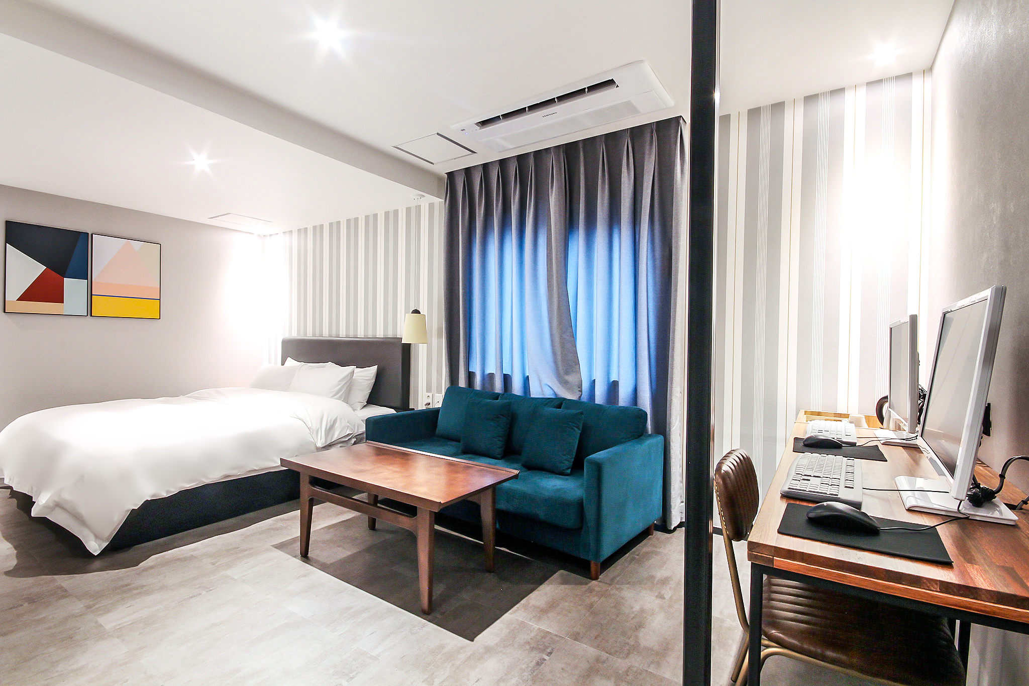 room detail thumbnail 2