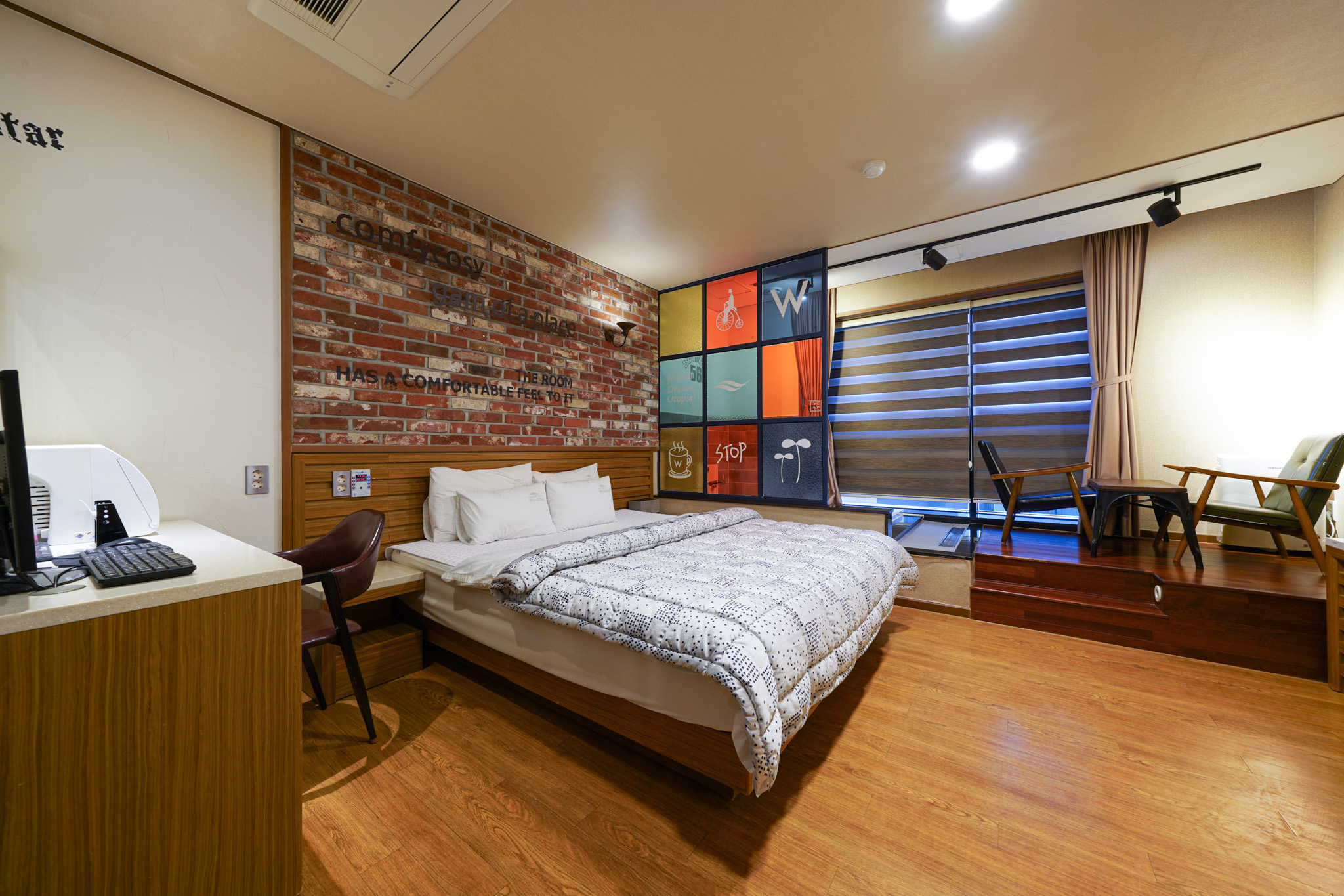 room detail thumbnail 0