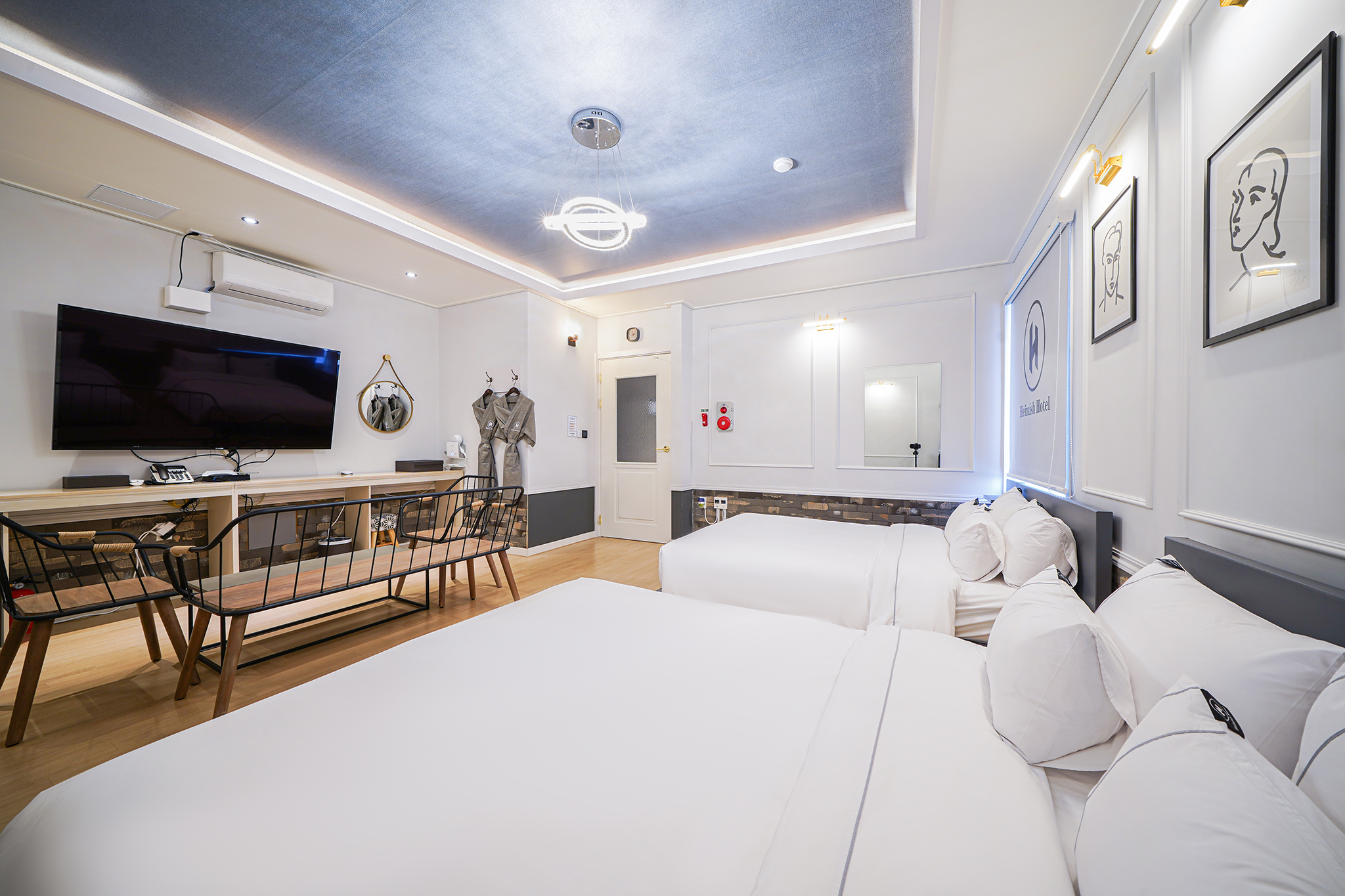 room detail thumbnail 2