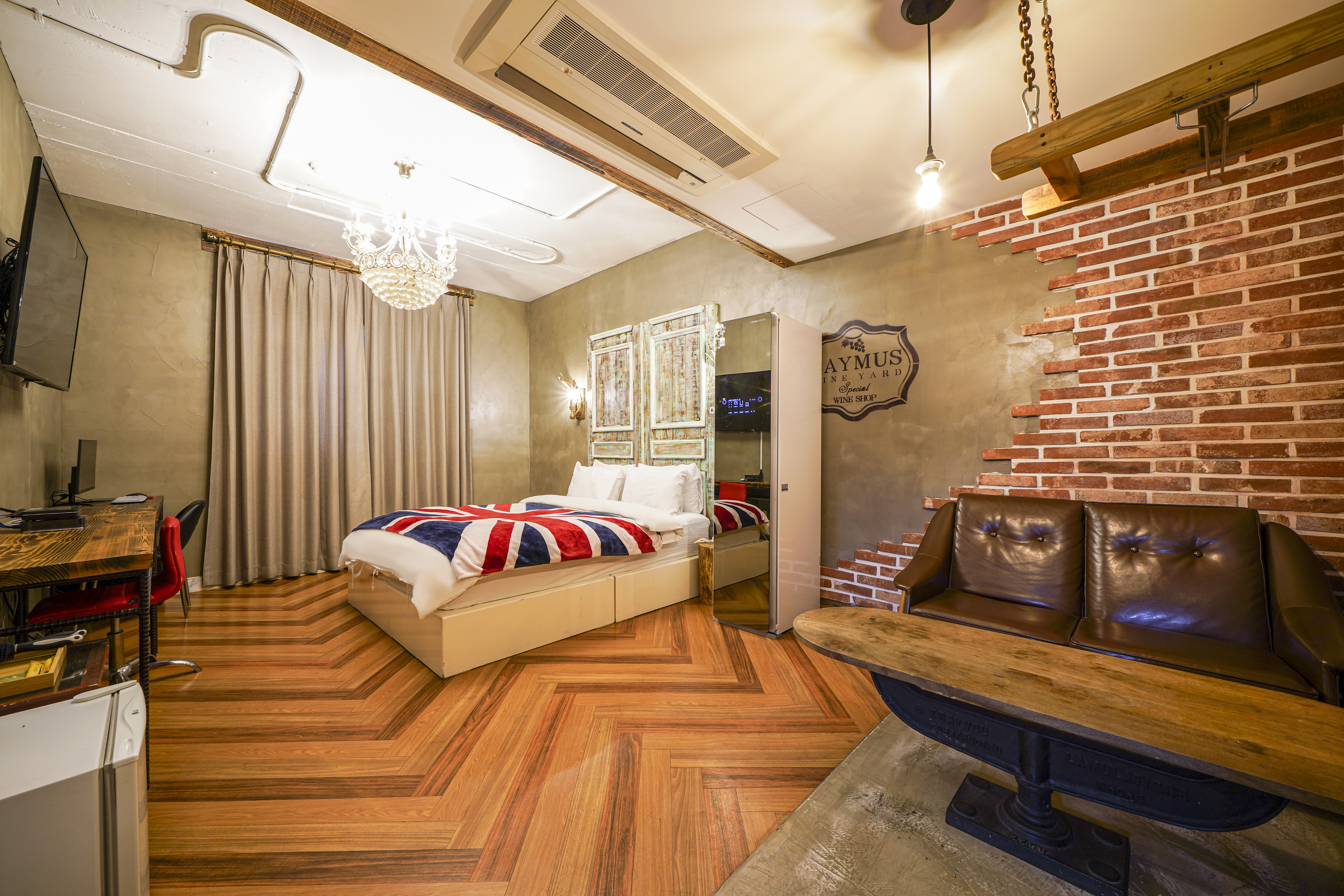 room detail thumbnail 0