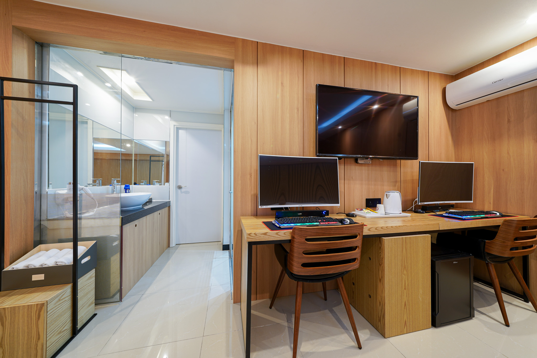 room detail thumbnail 1