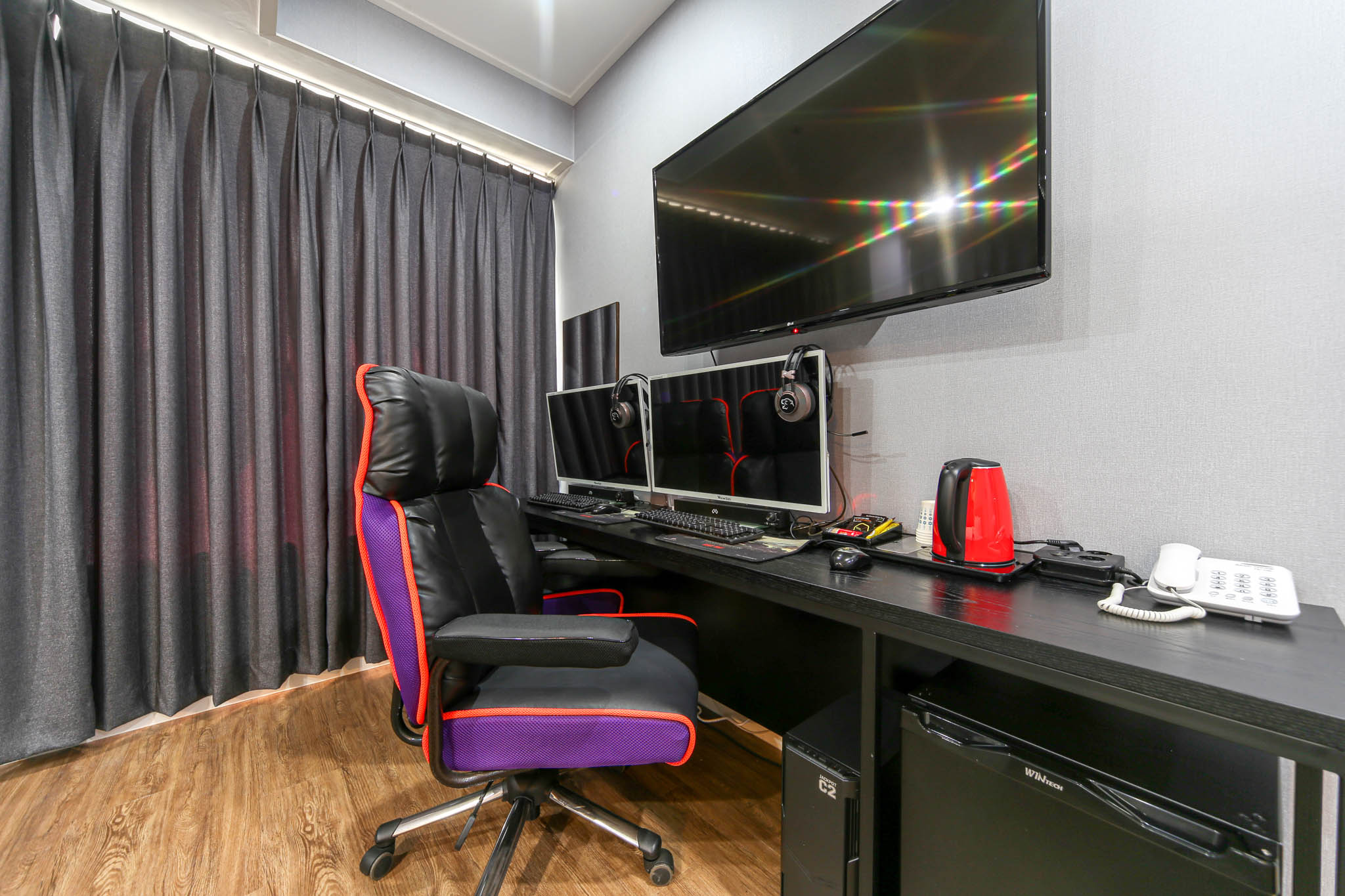 room detail thumbnail 2