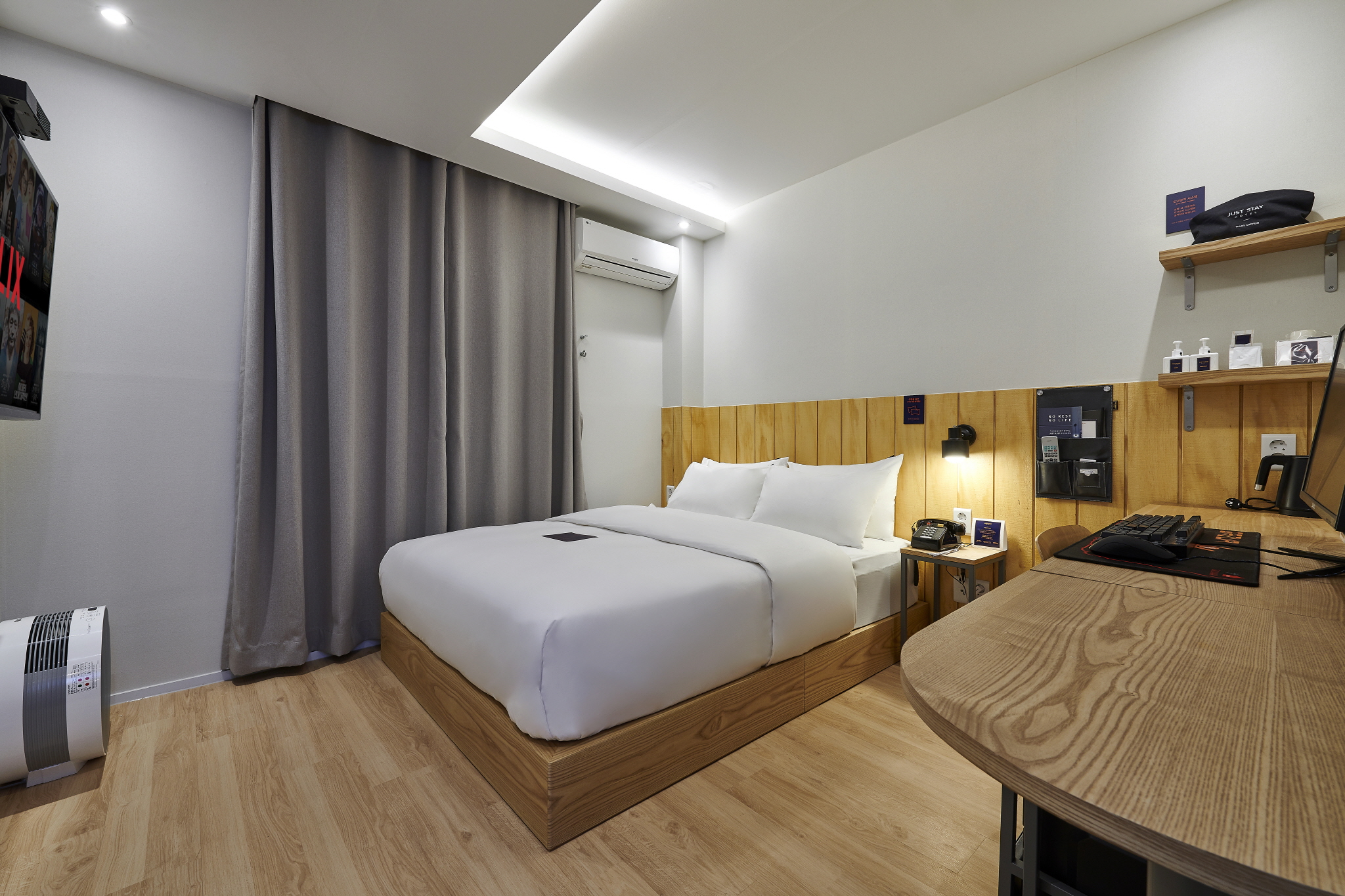 room detail thumbnail 0