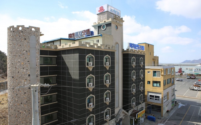 태안 신진도 비치콘도모텔