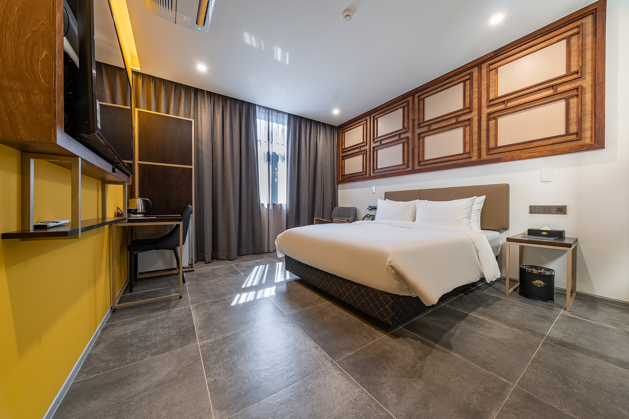 room detail thumbnail 1