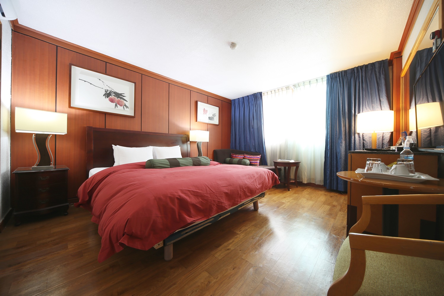 room detail thumbnail 0