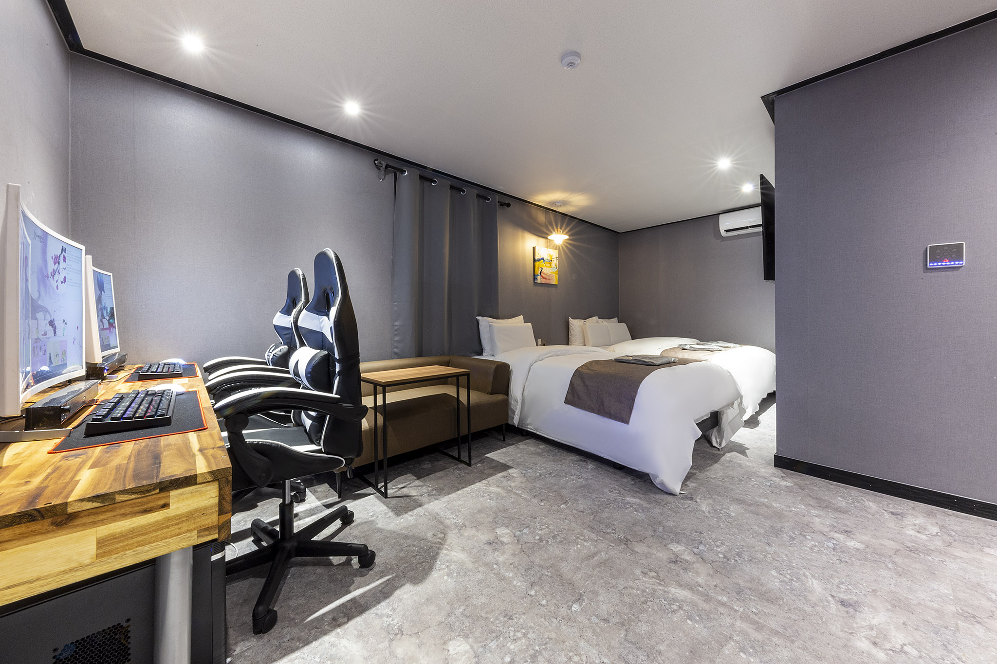 room detail thumbnail 0