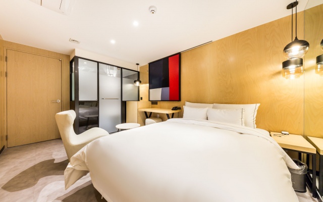 room detail thumbnail 1