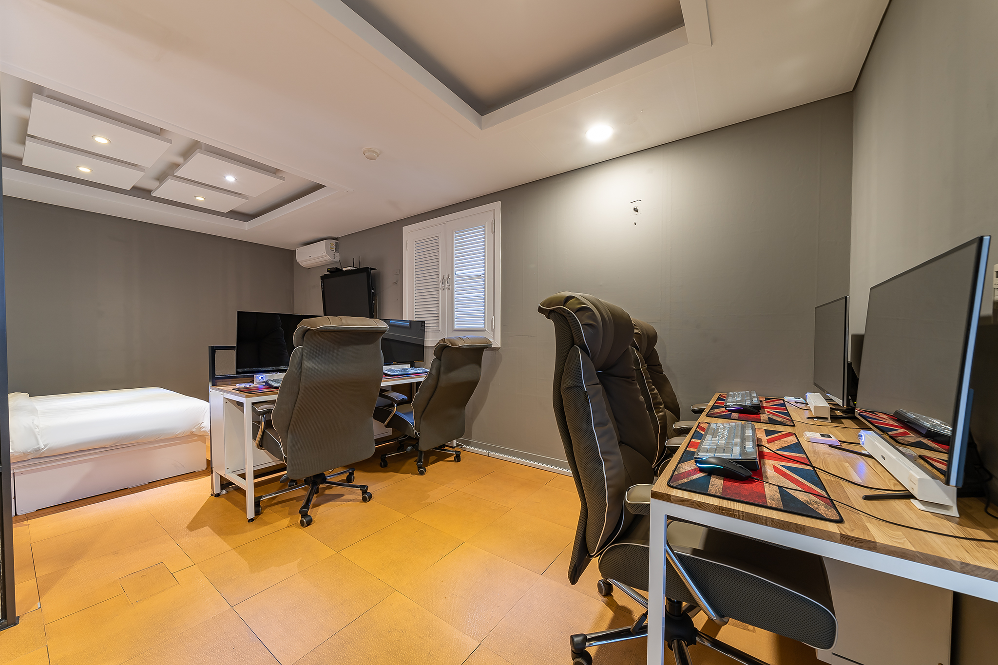 room detail thumbnail 0