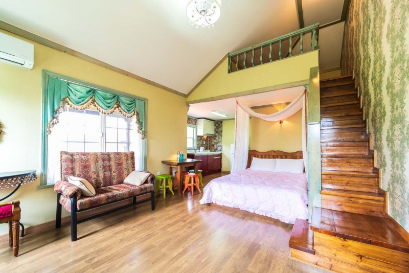 room detail thumbnail 0