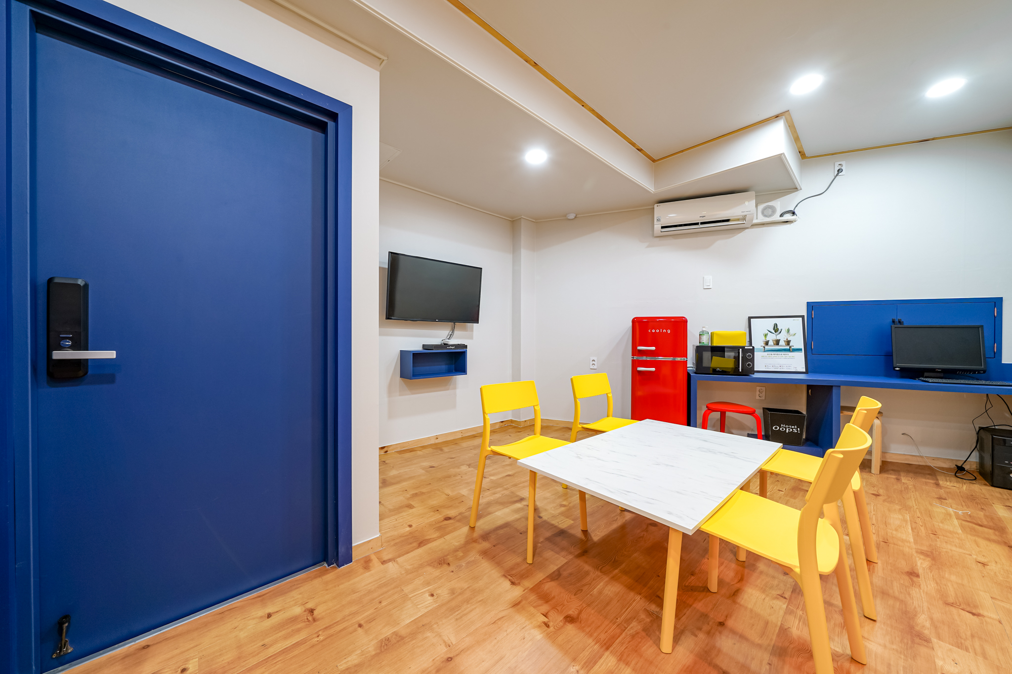 room detail thumbnail 0