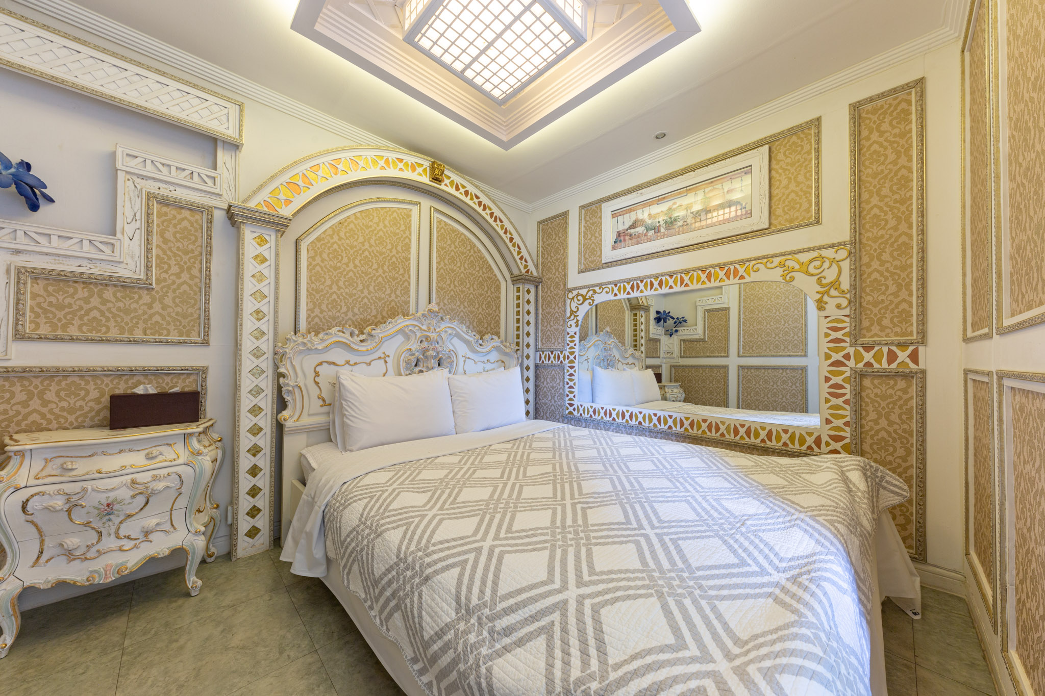 room detail thumbnail 0