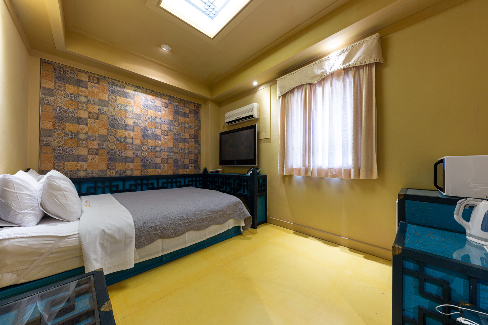 room detail thumbnail 0