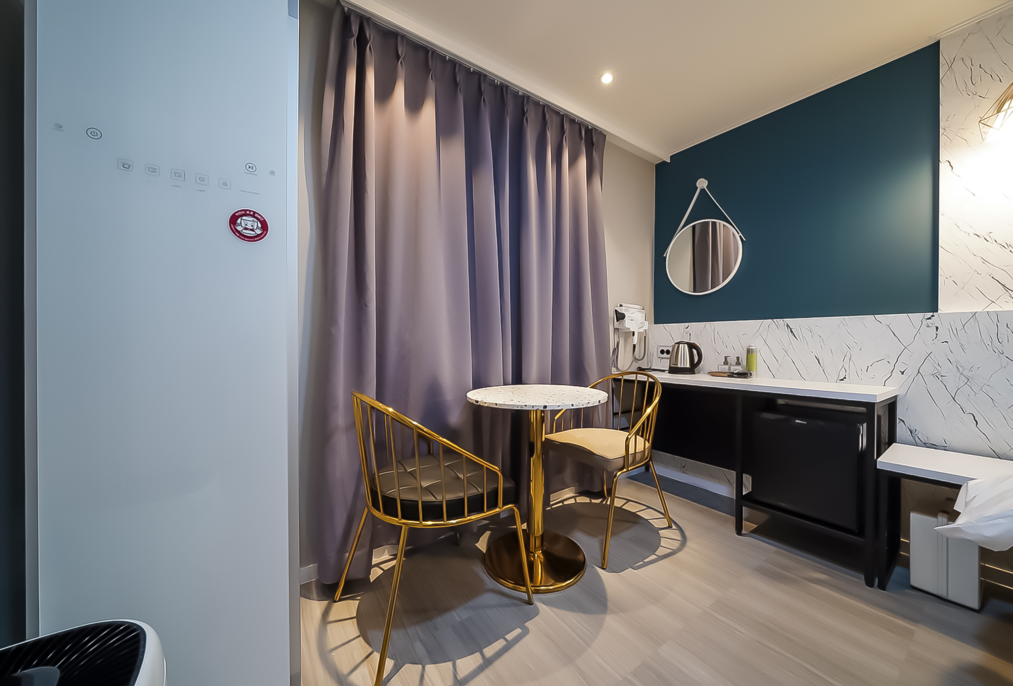 room detail thumbnail 2