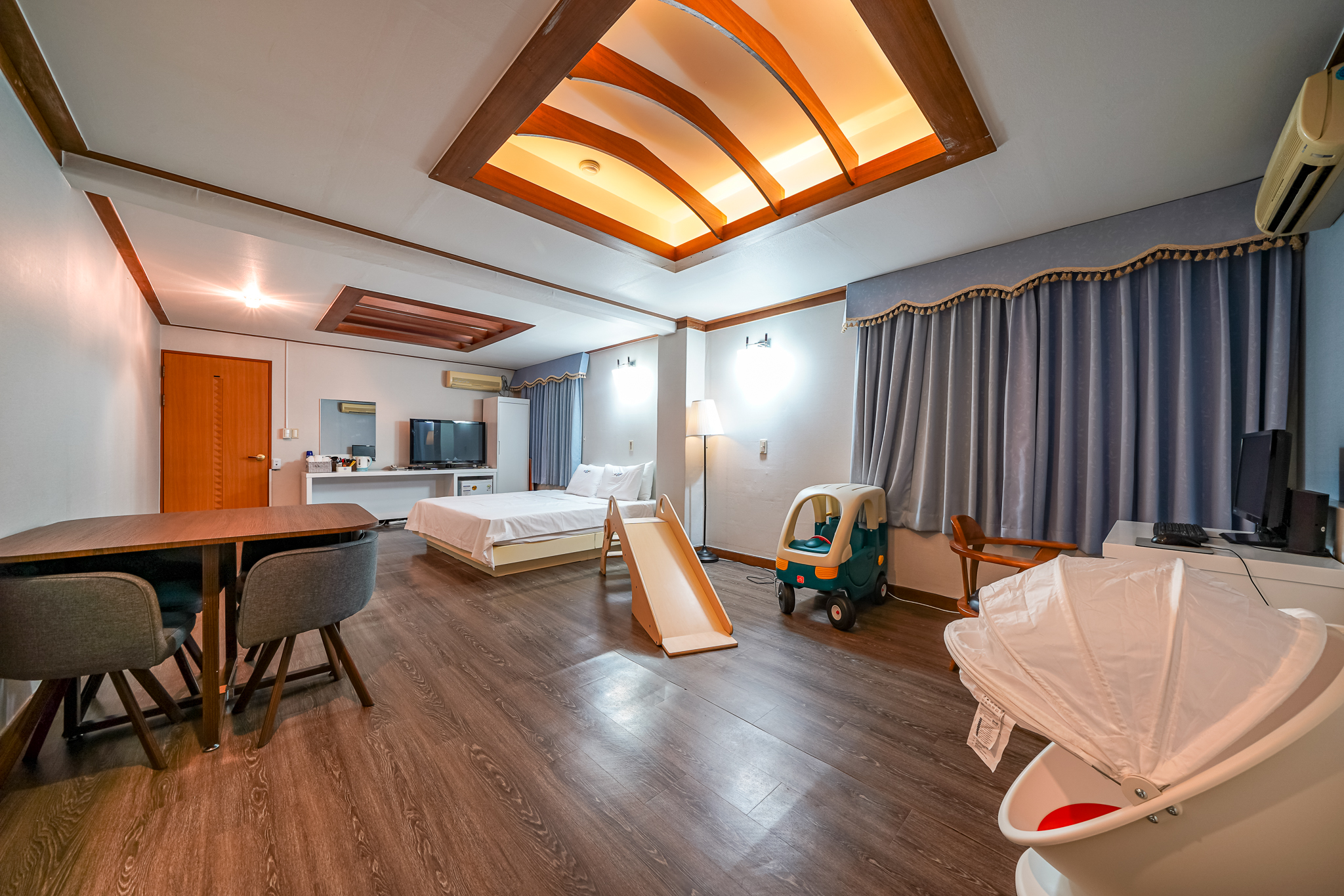 room detail thumbnail 0