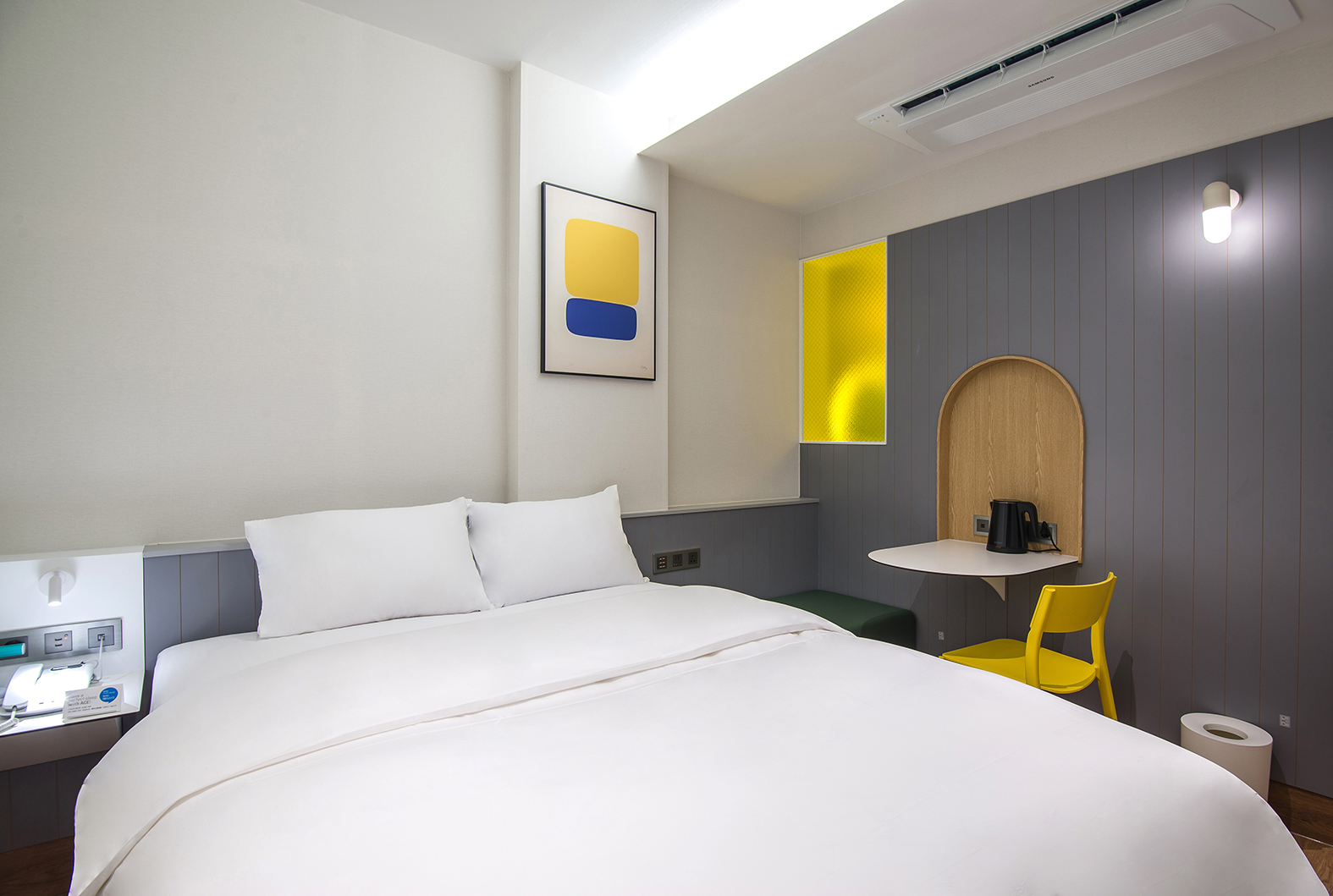 room detail thumbnail 2