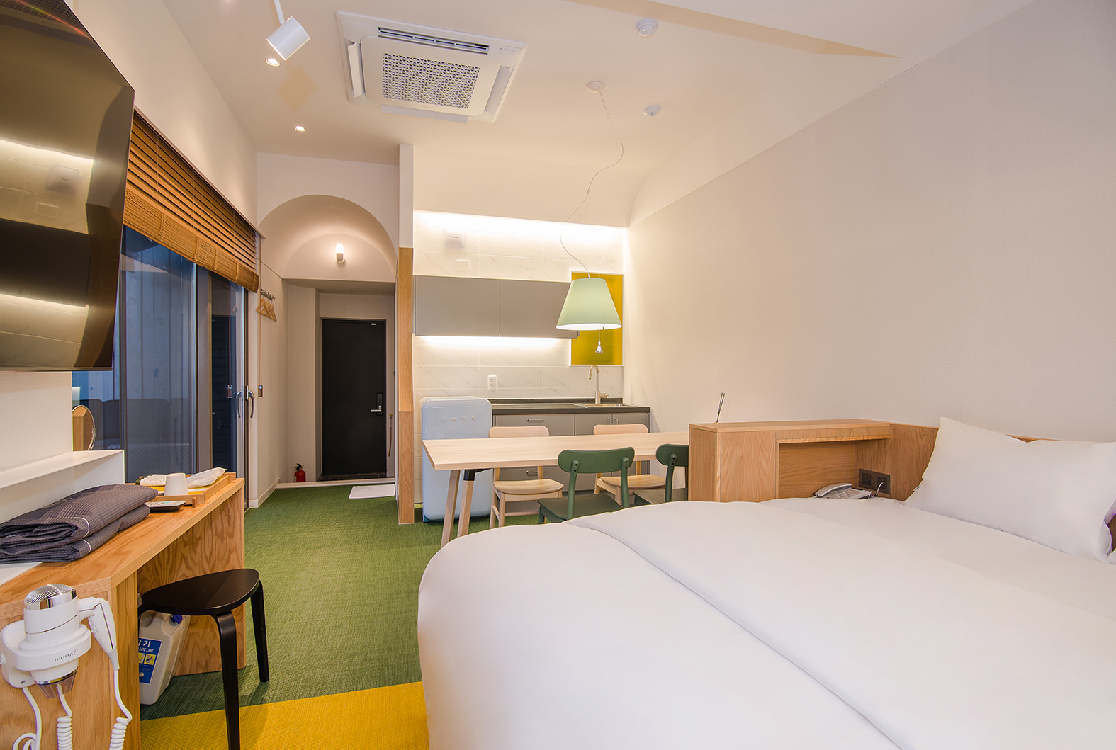 room detail thumbnail 1