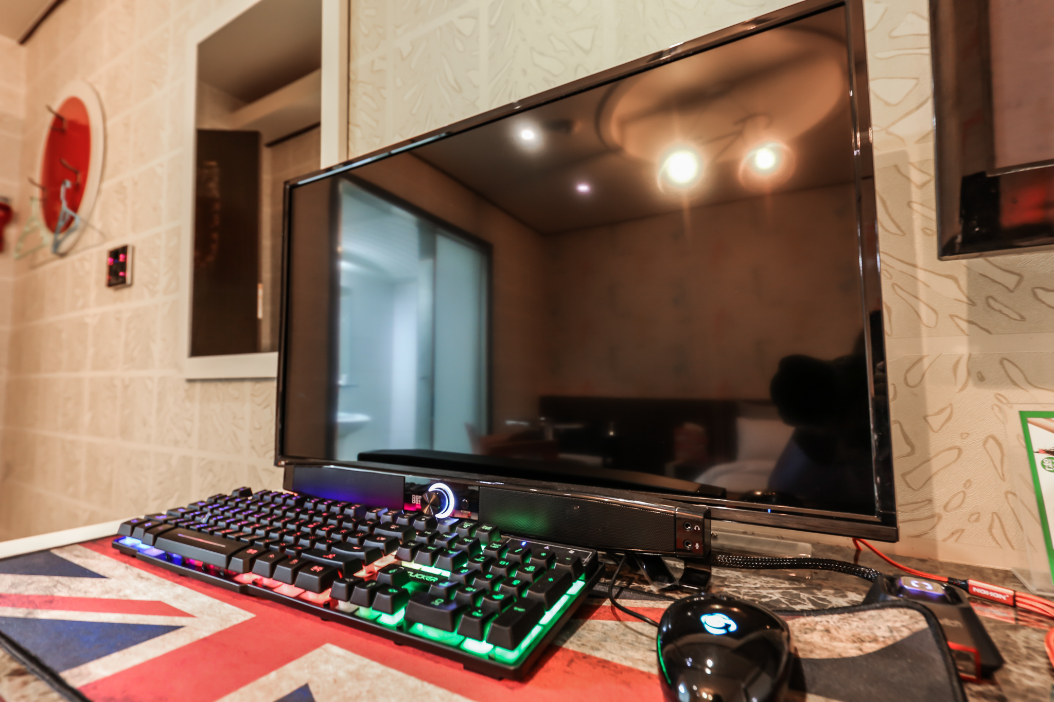 room detail thumbnail 2