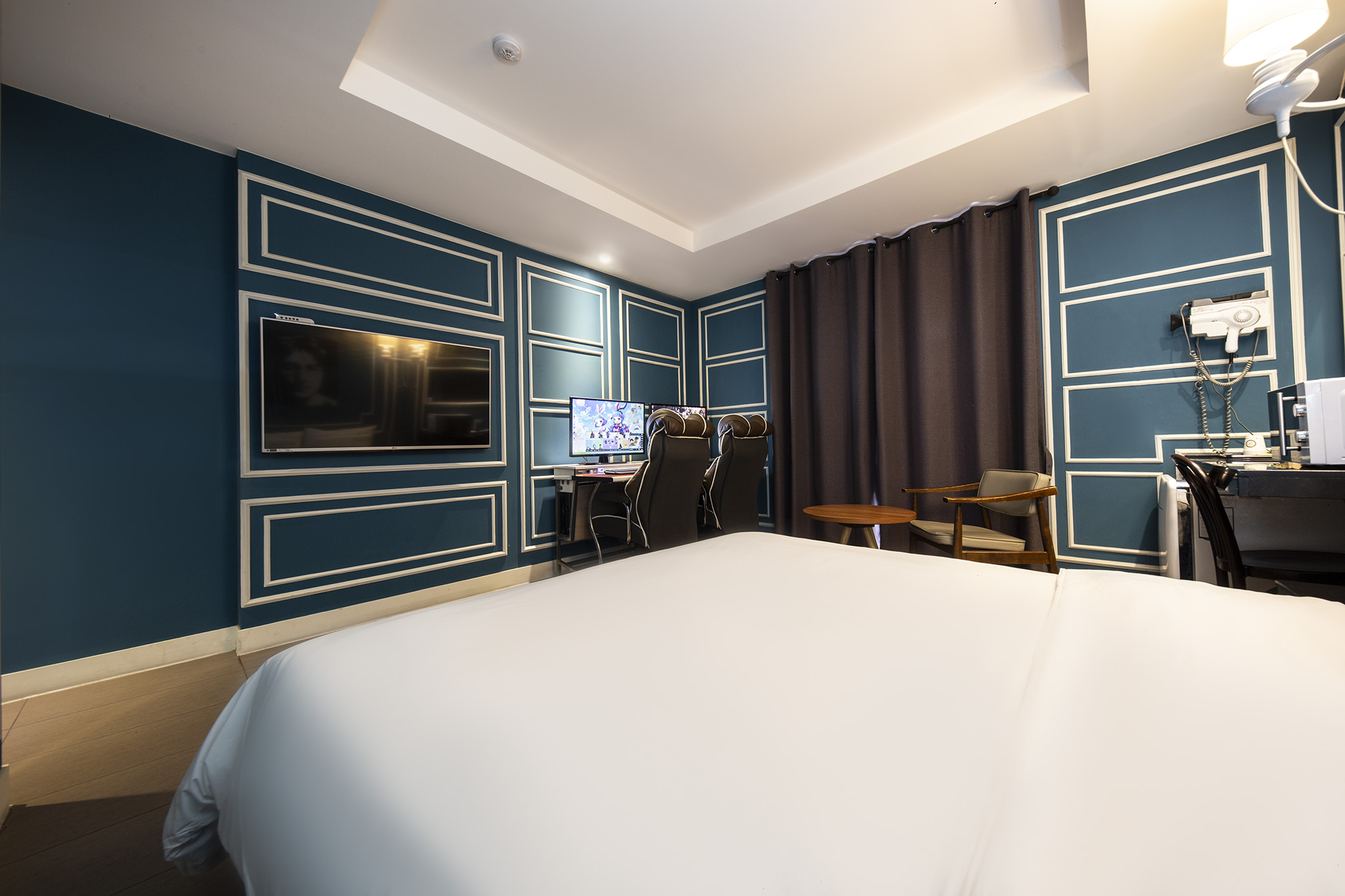 room detail thumbnail 1