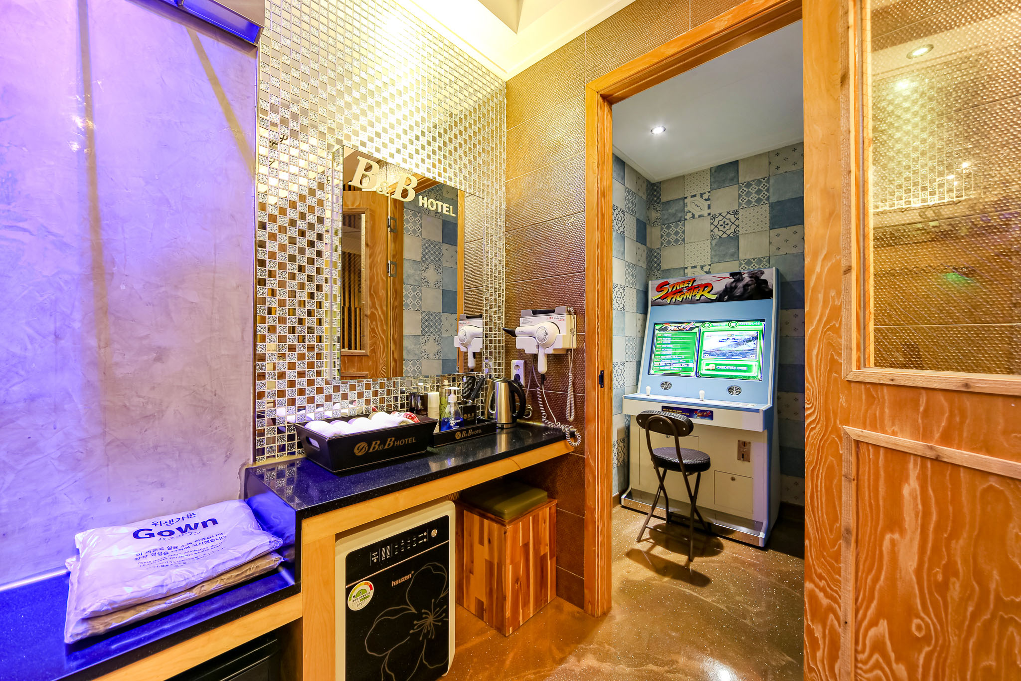 room detail thumbnail 2