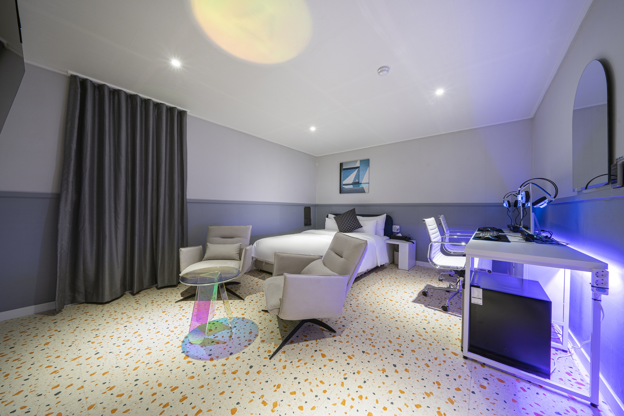 room detail thumbnail 0