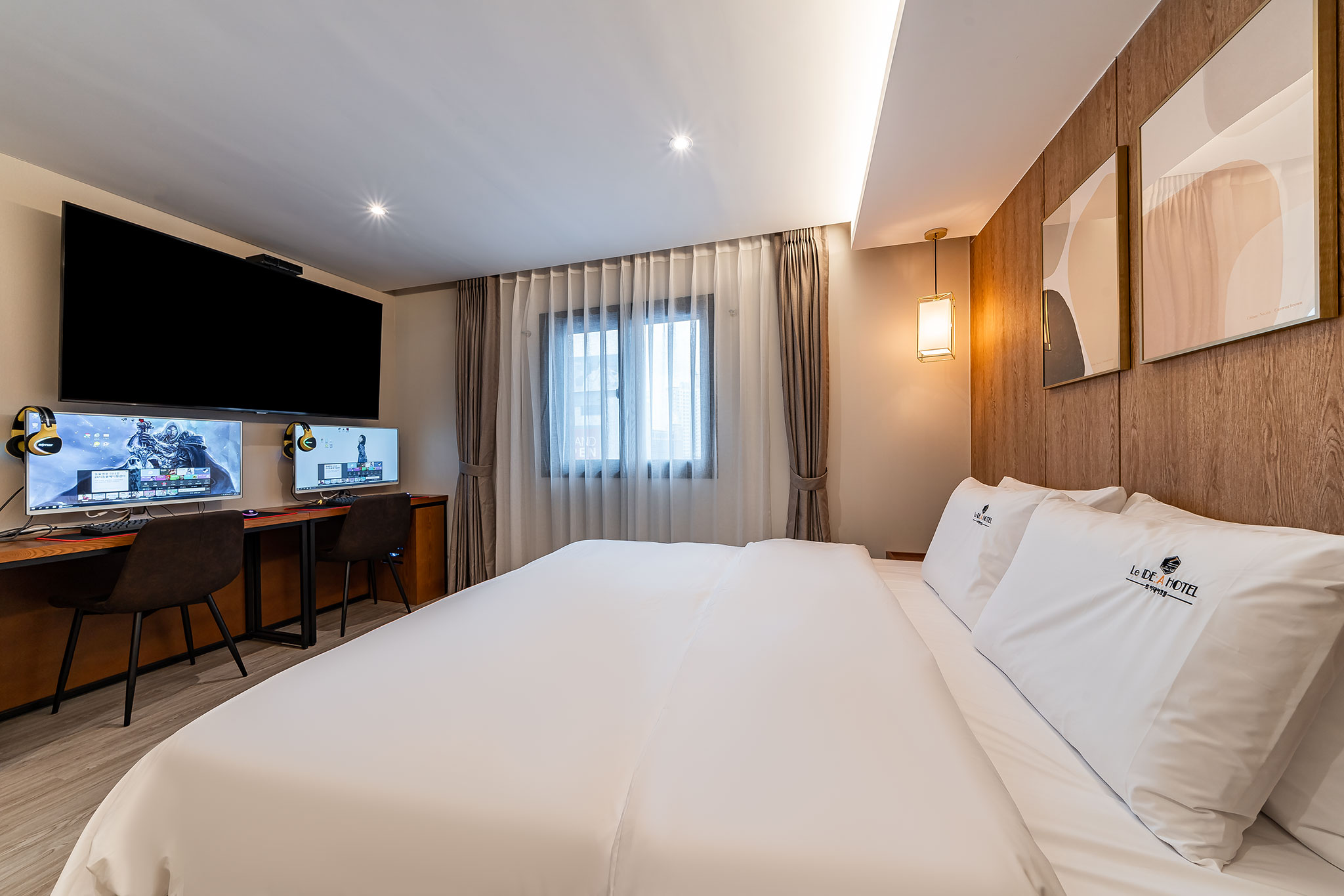 room detail thumbnail 2