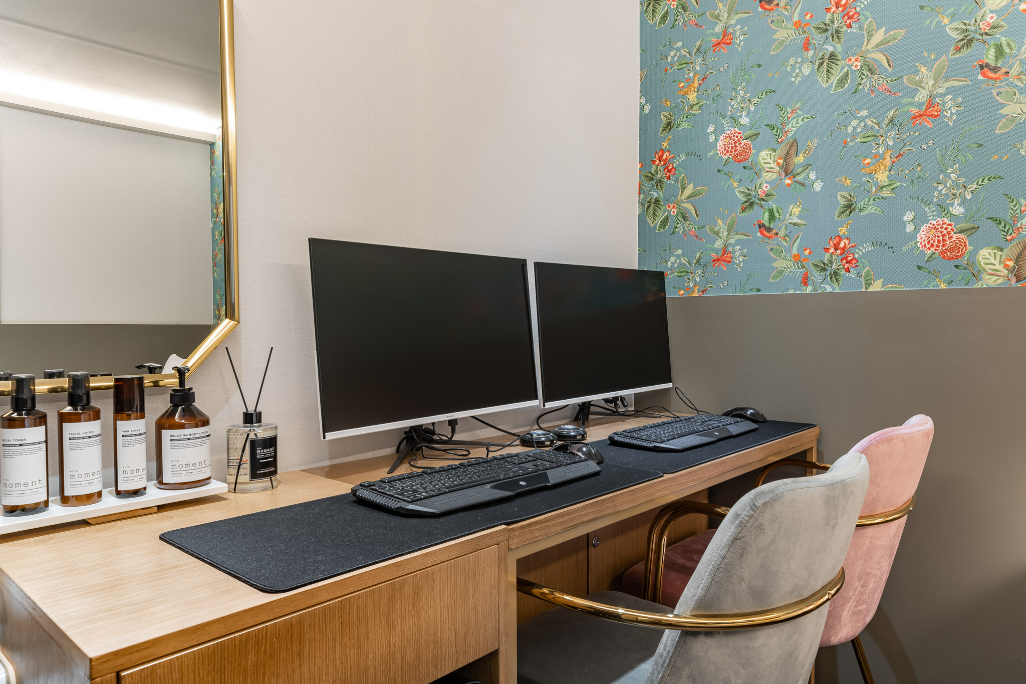 room detail thumbnail 2