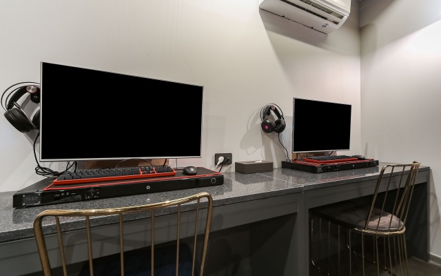 room detail thumbnail 2