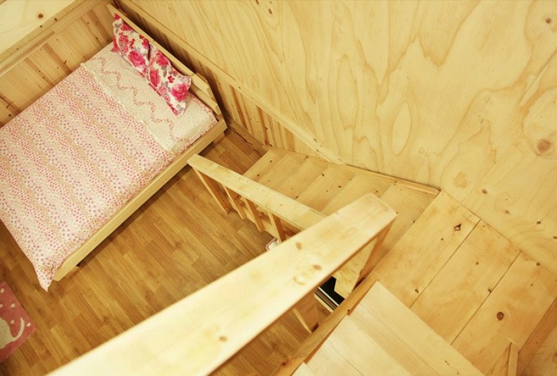 room detail thumbnail 2