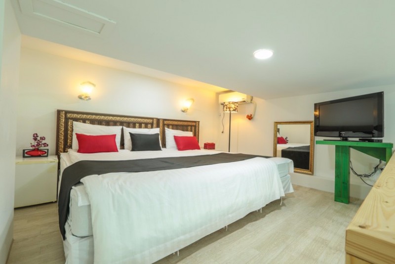 room detail thumbnail 0