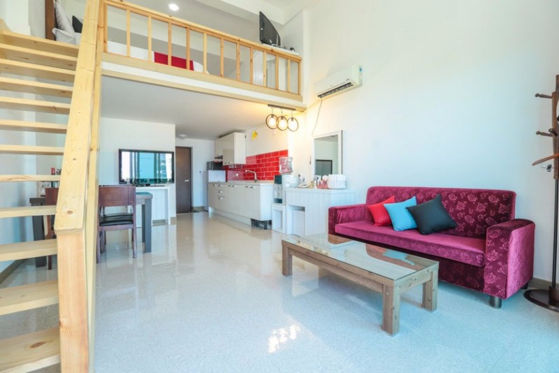 room detail thumbnail 2